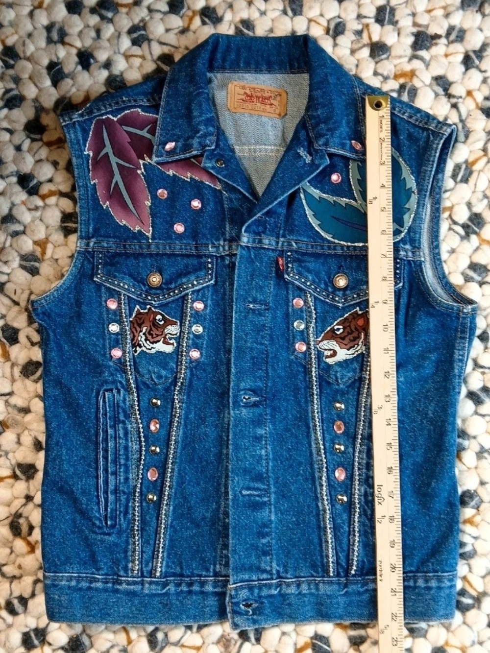 Vintage Levi's Hand-Painted Studded Denim Vest - Western Boho Art Size Small - Picture 8 of 8